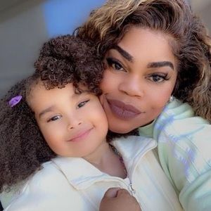 Meet your Posher, Diia